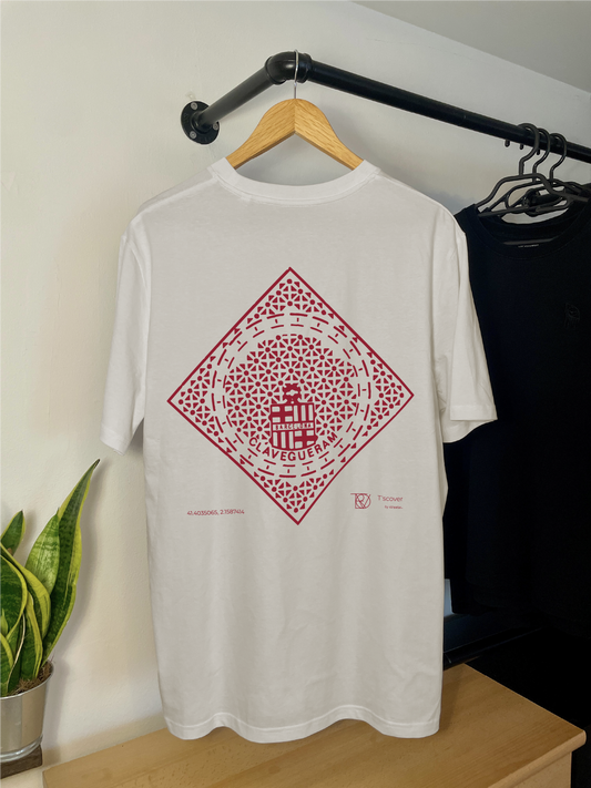 Print shirts
Printshirts
T shirts
Kanaldeckel
Gullydeckel
Design 
Kanaldeckel print
Kanaldeckel design
Kanaldeckel printshirt
T shirt back print 
Back print
Discover 
Tscover 
Aufdruck
Stadt merch
Stadt
Tscover by create.studio
Tscover by create.
Manhole cover
Camiseta
Camiseta estempada
barcelona barna spain spanien catalunya katalonien clavegueram espana bcn white weiß blanca