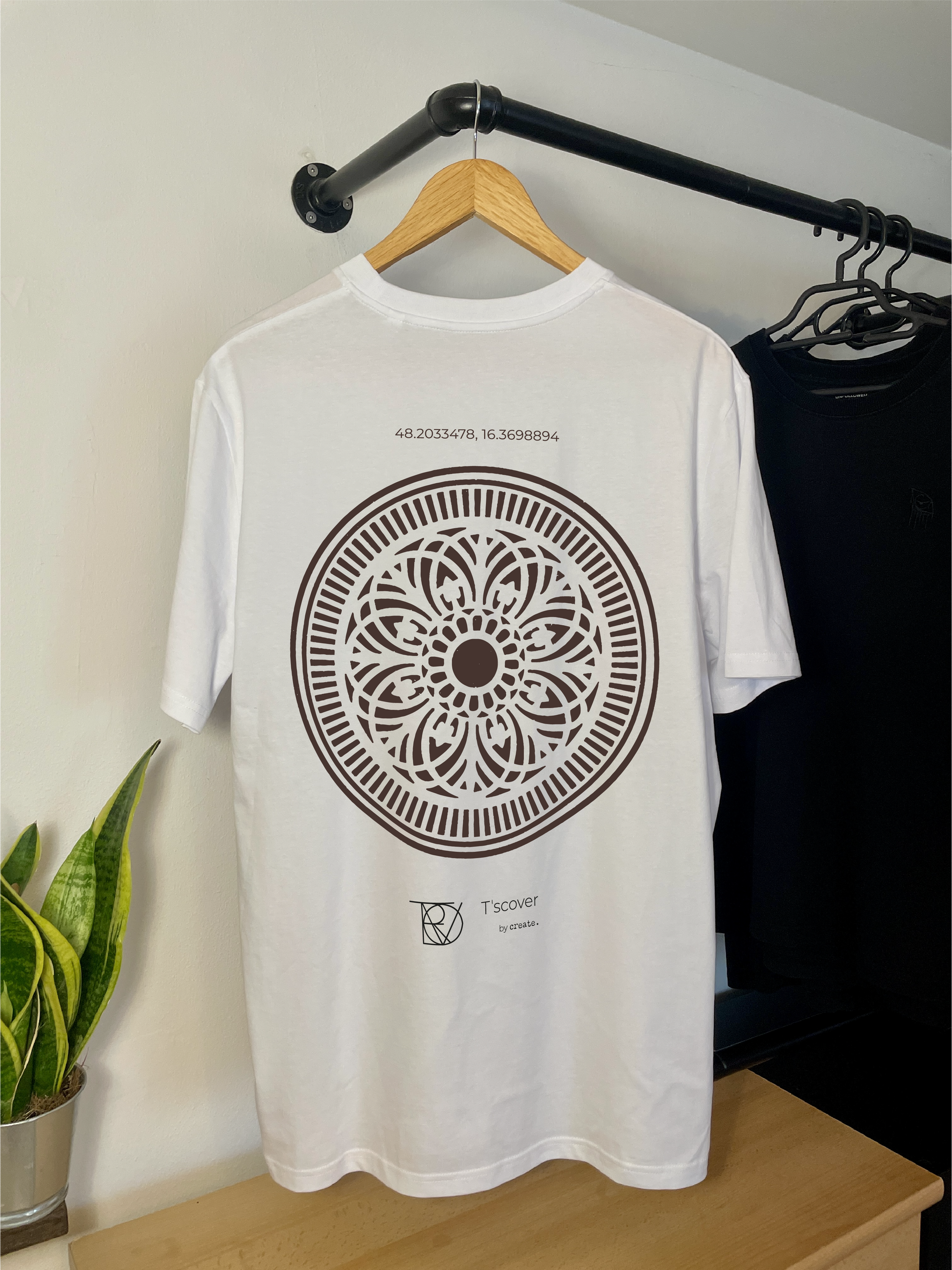 Print shirts
Printshirts
T shirts
Kanaldeckel
Gullydeckel
Design 
Kanaldeckel print
Kanaldeckel design
Kanaldeckel printshirt
T shirt back print 
Back print
Discover 
Tscover 
Aufdruck
Stadt merch
Stadt
Tscover by create.studio
Tscover by create.
Wien Vienna Austria Österreich Staatsoper
weiß white